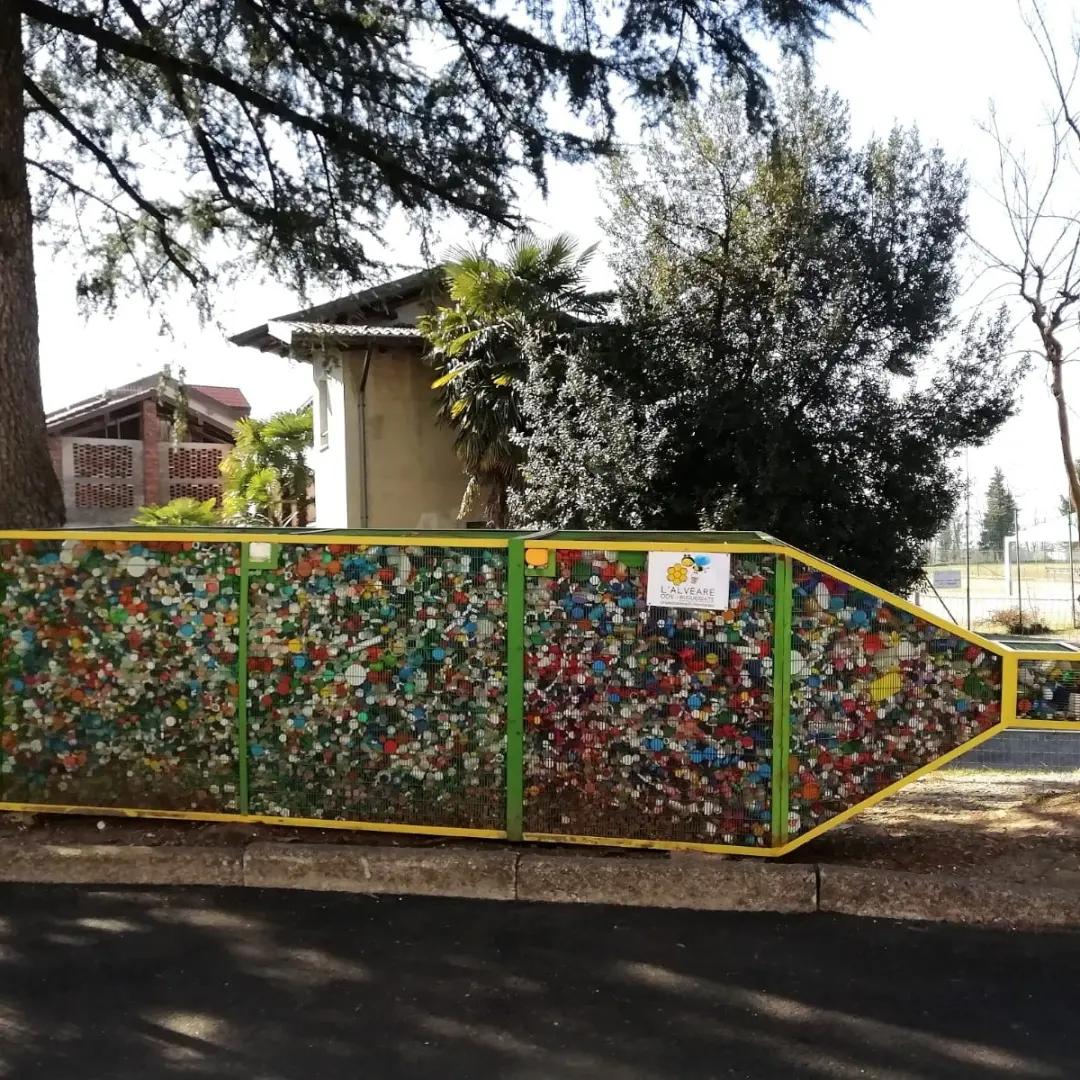 Raccolta di tappi di plastica 