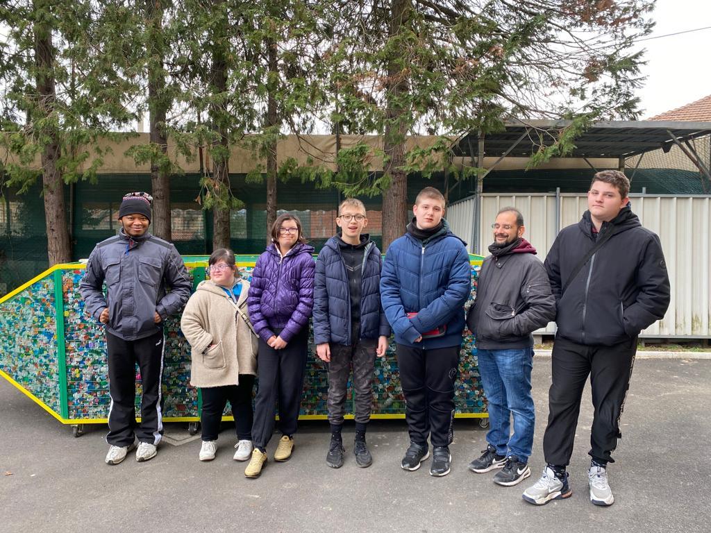 Raccolta di tappi di plastica 